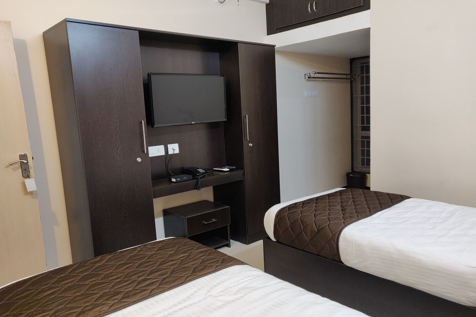 Oyo Flagship 24147 Royal Stay Singanallur ภายนอก รูปภาพ